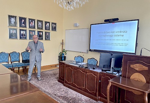 Zasl. prof. dr. Albin Igličar, zaslužni profesor na Pravni fakulteti Univerze v Ljubljani predaval, je predaval v okviru predmeta Pravo, etika in nomotehnika Zasl. prof. dr. Albin Igličar, zaslužni profesor na Pravni fakulteti Univerze v Ljubljani predaval, je predaval v okviru predmeta Pravo, etika in nomotehnika