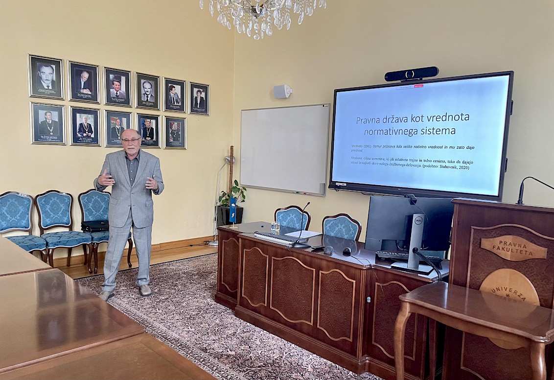 Zasl. prof. dr. Albin Igličar, zaslužni profesor na Pravni fakulteti Univerze v Ljubljani predaval, je predaval v okviru predmeta Pravo, etika in nomotehnika