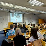 Predavalnica A polna študentov