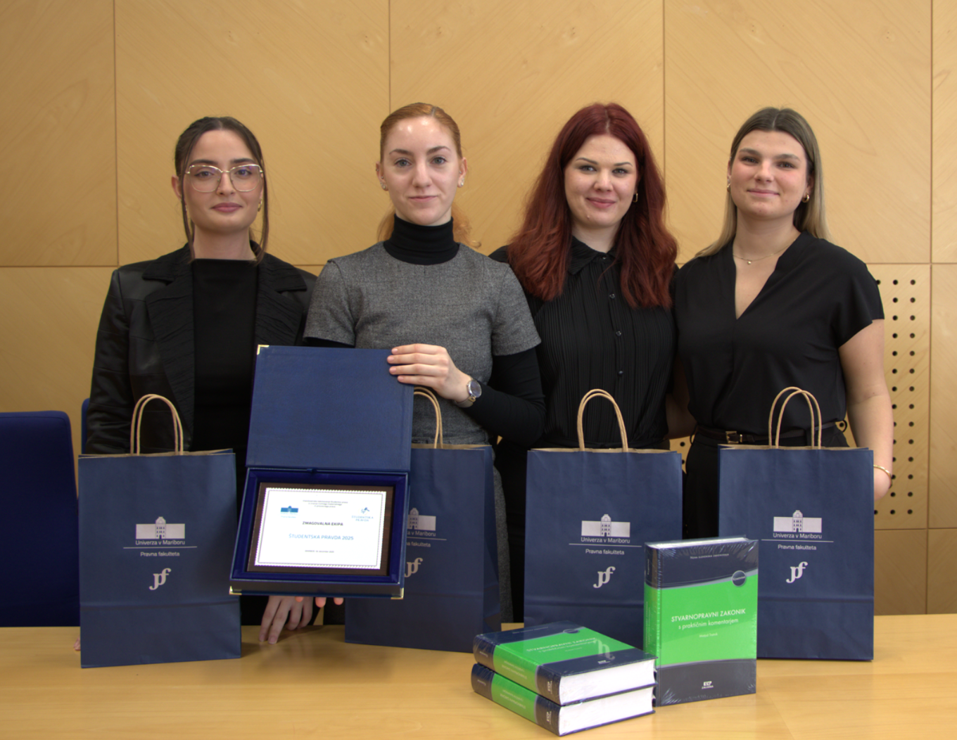 Zmagovalna ekipa Nika Krstič, Altima Lami, Iva Pavlić, Saška Ridl Zmagovalna ekipa Nika Krstič, Altima Lami, Iva Pavlić, Saška Ridl