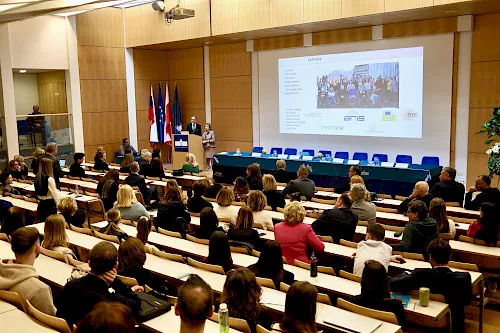 Slušatelji na dogodko Medicina, pravo in družba 2025