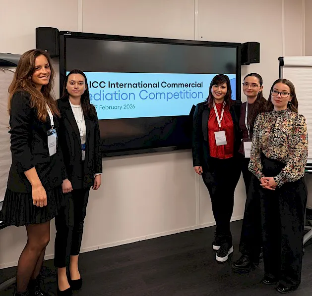 Anja Triller, Altina Lami, Nina Sumrak z mentoricama asist. Lino Burkelc Juras in Petro Zupančič