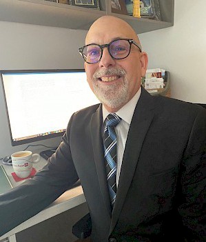 Gostujoči predavanji višjega predavatelja Thomasa Allana Hellerja