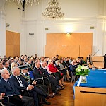 Nagovor dekana Pravne fakultete Univerze v Mariboru red. prof. dr. Tomaža Keresteša pred polno dvorano gostov
