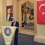 Prof. dr. Darja Senčur Peček predava na konferenci