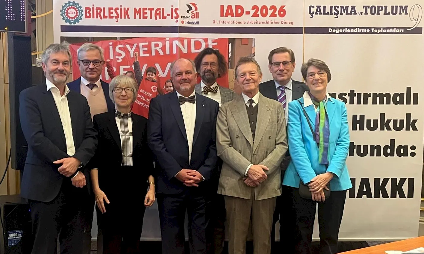 Skupinski posnetek predavateljev konference, med njimi Prof. dr. Darja Senčur Peček